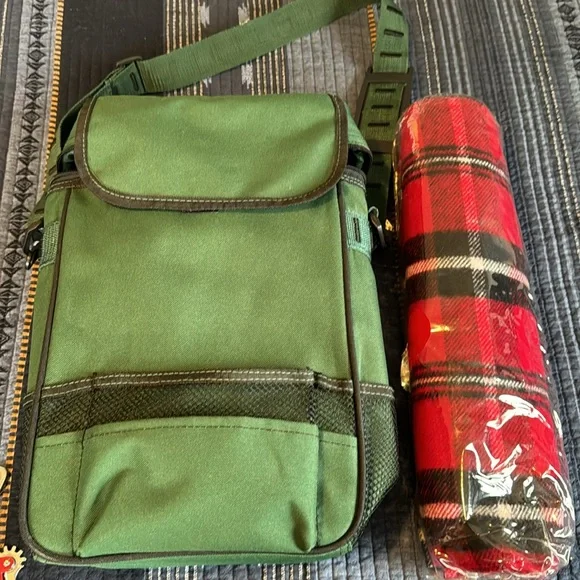 Wine To Go Bundle- PicnicTime Wine Pack Glasses & Outdoor Blanket & Accessories - Picture 2 of 14